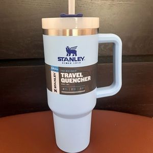NWT Stanley Adventure Quencher 40oz in the color Cornflower!